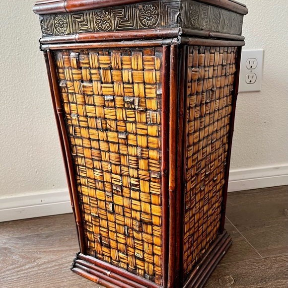 Natural Decorative planter 19 inches high - Picture 5 of 12